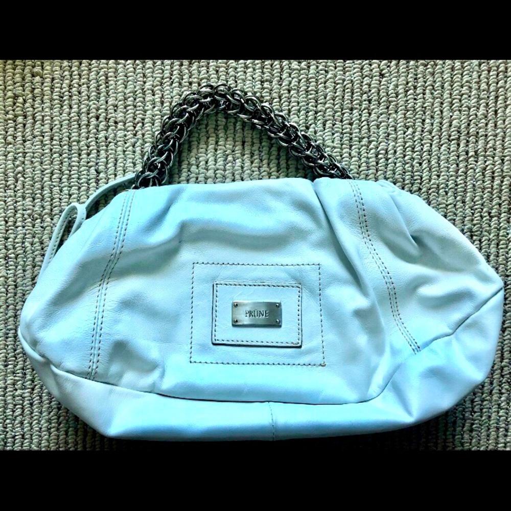 Soft pouch. Leather. White. Brand: Prune.